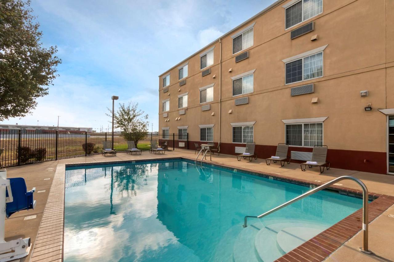 Best Western Governors Inn And Suites Wichita Eksteriør billede